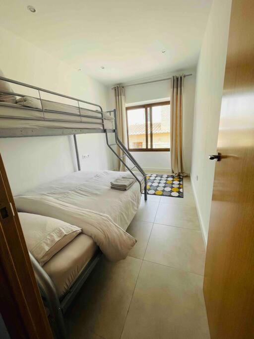 Attic Apartment In Old Town Дения Екстериор снимка