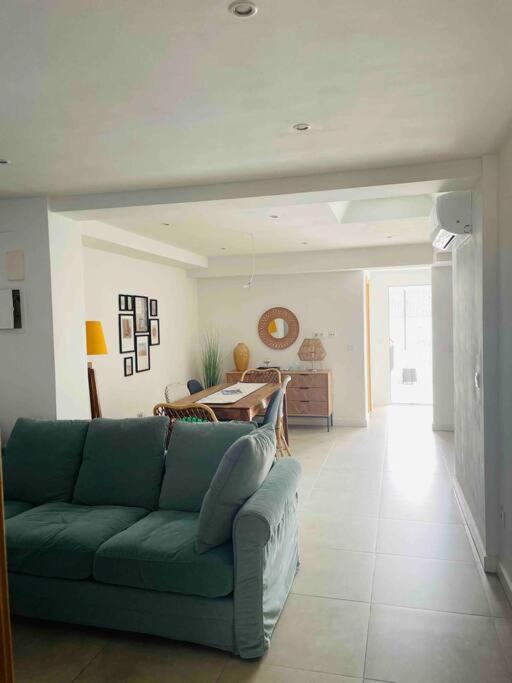 Attic Apartment In Old Town Дения Екстериор снимка