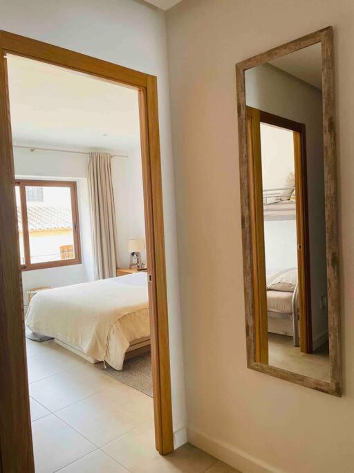 Attic Apartment In Old Town Дения Екстериор снимка