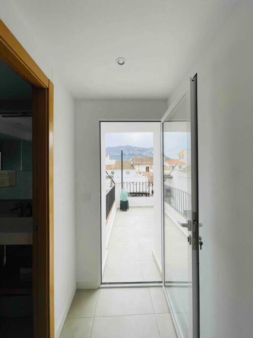 Attic Apartment In Old Town Дения Екстериор снимка