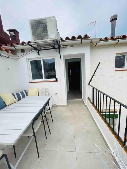 Attic Apartment In Old Town Дения Екстериор снимка